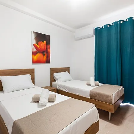 King Sized Bed, Large Living Apt4 Spinola & Wifi By 360 Estates Apartment