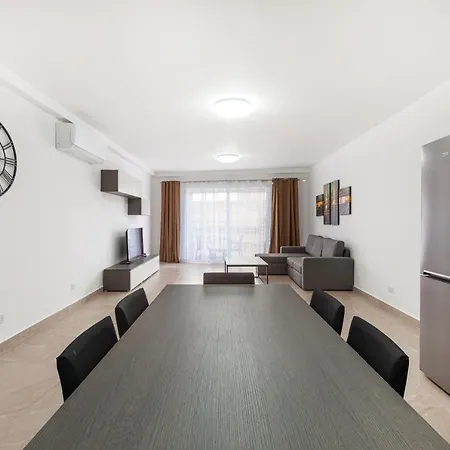King Sized Bed, Large Living Apt4 Spinola & Wifi By 360 Estates