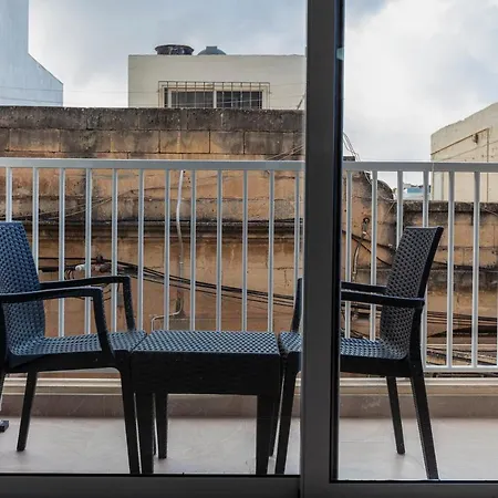 King Sized Bed, Large Living Apt4 Spinola & Wifi By 360 Estates Apartment