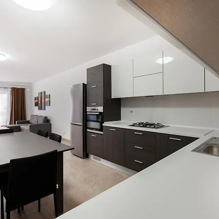 Apartment King Sized Bed, Large Living Apt4 Spinola & Wifi By 360 Estates Ta' Cikkun