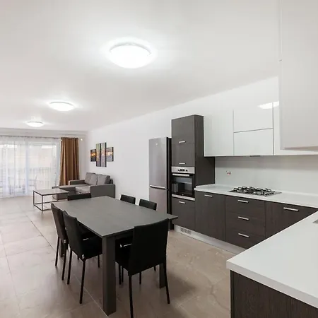 King Sized Bed, Large Living Apt4 Spinola & Wifi By 360 Estates *