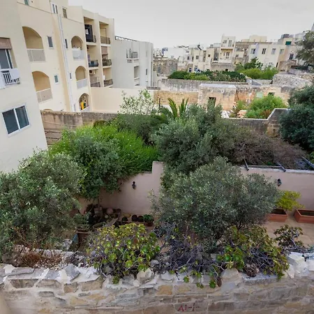 King Sized Bed, Large Living Apt4 Spinola & Wifi By 360 Estates Ta' Cikkun