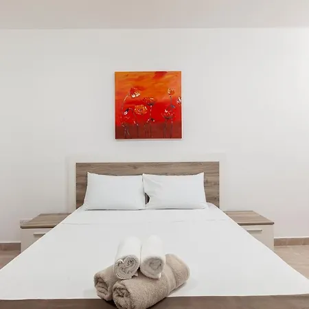 King Sized Bed, Large Living Apt4 Spinola & Wifi By 360 Estates Apartment Ta' Cikkun
