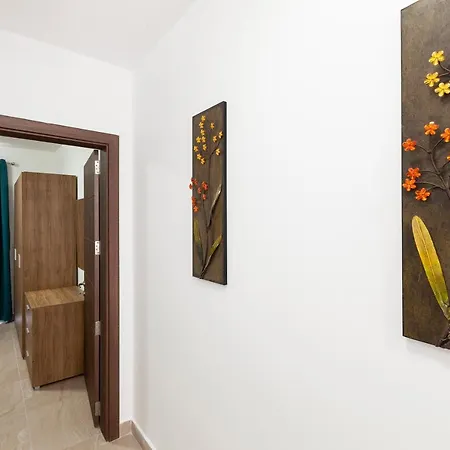 King Sized Bed, Large Living Apt4 Spinola & Wifi By 360 Estates