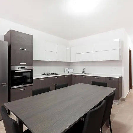 King Sized Bed, Large Living Apt4 Spinola & Wifi By 360 Estates Appartamento