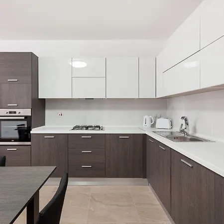 King Sized Bed, Large Living Apt4 Spinola & Wifi By 360 Estates