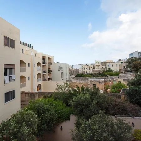 King Sized Bed, Large Living Apt4 Spinola & Wifi By 360 Estates Ta' Cikkun