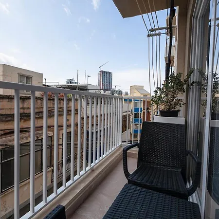 King Sized Bed, Large Living Apt4 Spinola & Wifi By 360 Estates