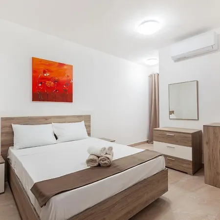 King Sized Bed, Large Living Apt4 Spinola & Wifi By 360 Estates Appartamento *