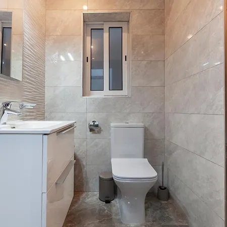 King Sized Bed, Large Living Apt4 Spinola & Wifi By 360 Estates